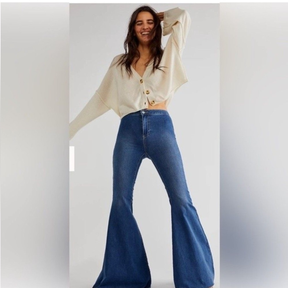 We the Free Flare Jeans (Black)